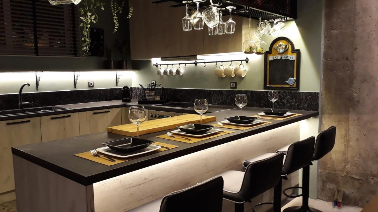 Amazing Semi-Basement Art Apartment Easy Walk To Nafplio Centre ภายนอก รูปภาพ