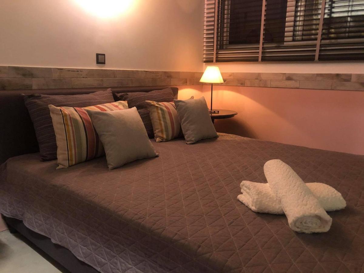 Amazing Semi-Basement Art Apartment Easy Walk To Nafplio Centre ภายนอก รูปภาพ