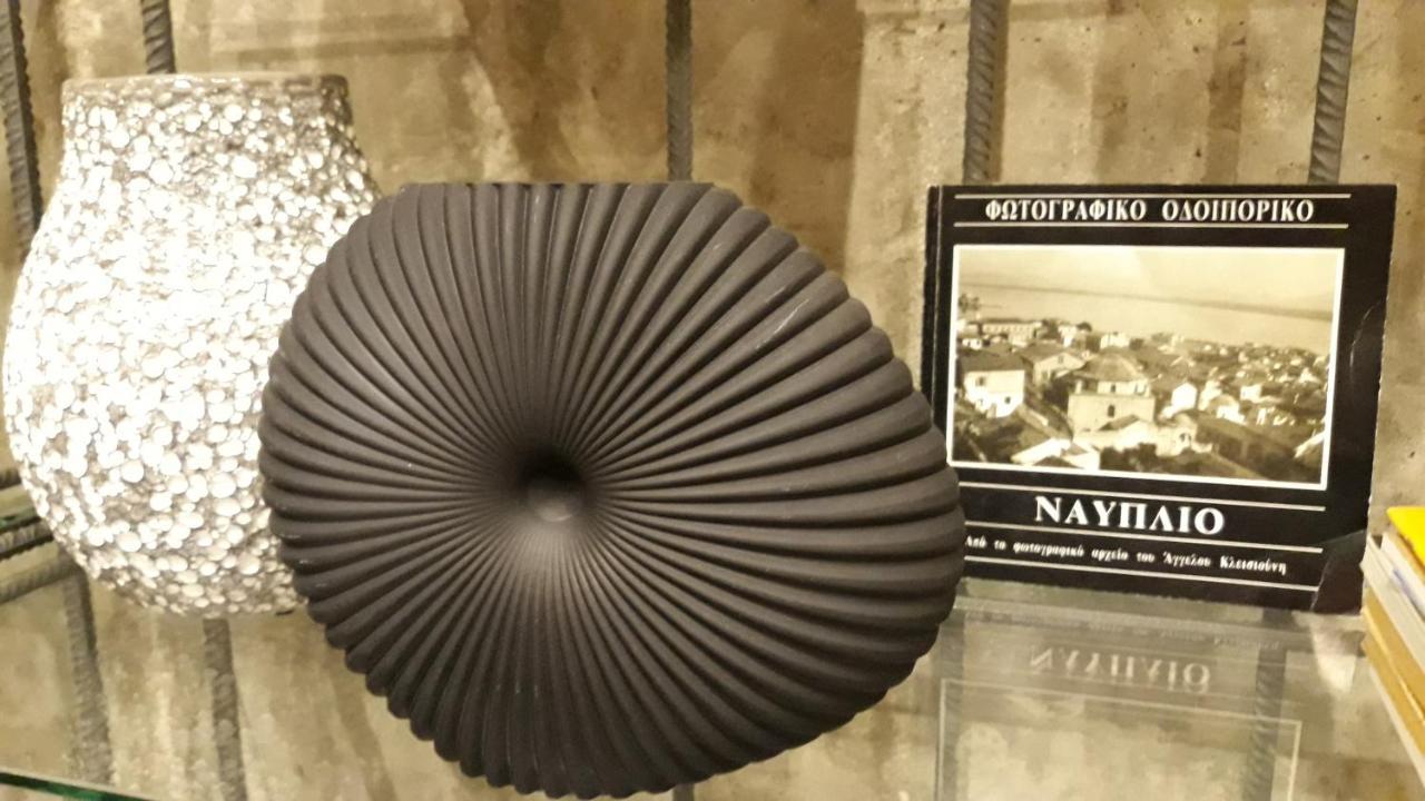 Amazing Semi-Basement Art Apartment Easy Walk To Nafplio Centre ภายนอก รูปภาพ